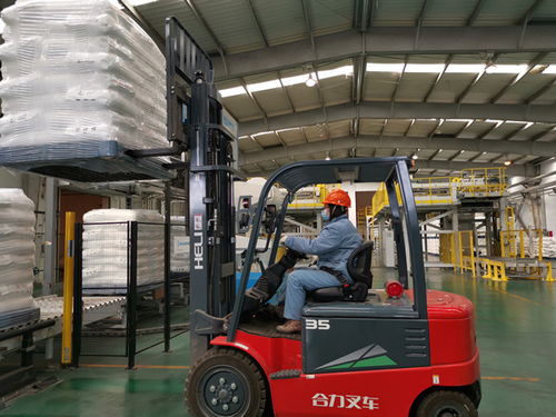 洛陽(yáng)石化滿(mǎn)負(fù)荷生產(chǎn)醫(yī)用原材料創(chuàng)效益